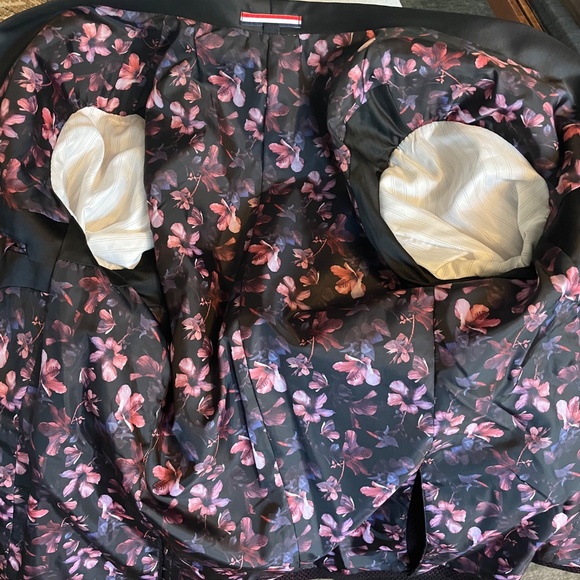 SOUL of LONDON Black and Deep Ruby Red Tux/Dinner Jacket - Picture 7 of 10